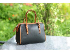 MAYA Duffle bag - In Natural Milled Leather - Black