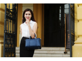 CARRY Large duffle bag - In Natural Milled Leather - Blue Navy